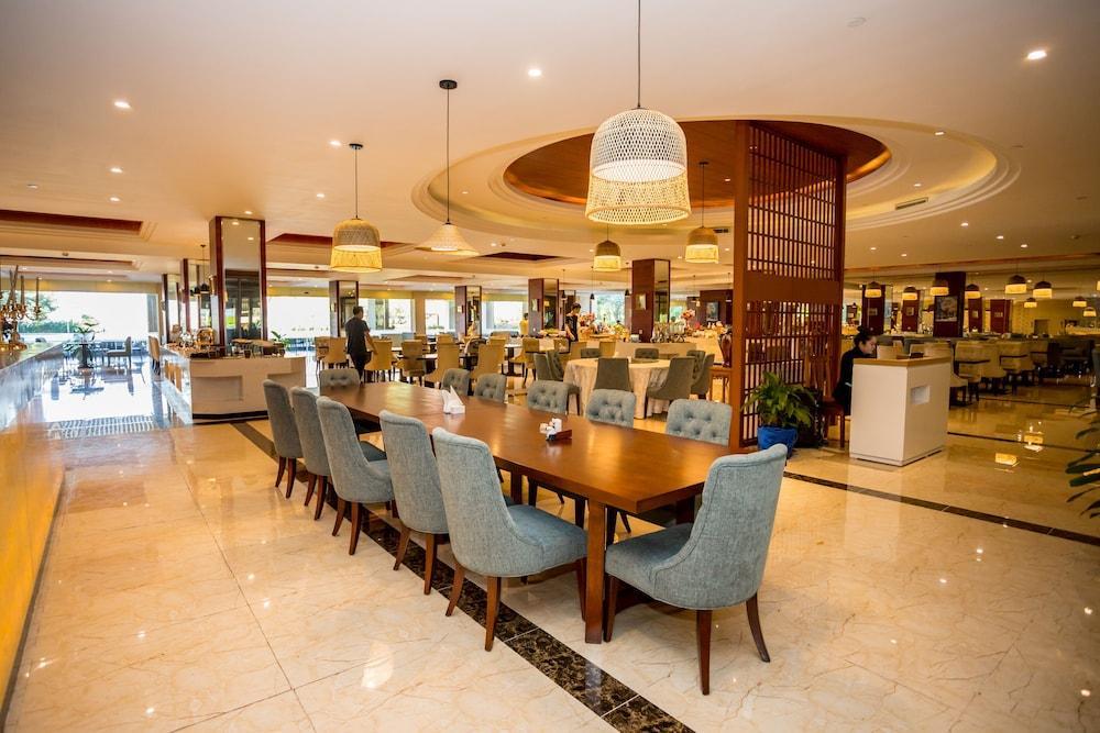 Landmark Mekong Riverside Hotel Вьентьян Экстерьер фото
