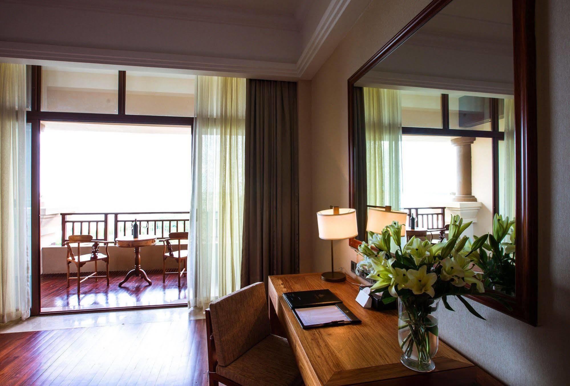 Landmark Mekong Riverside Hotel Вьентьян Экстерьер фото